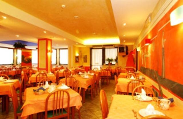 Hotel La Fenice Линяно Сабиадоро Екстериор снимка