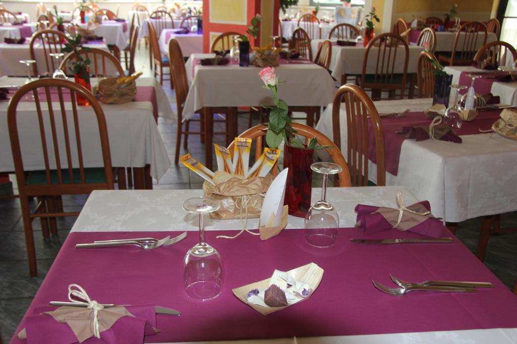 Hotel La Fenice Линяно Сабиадоро Екстериор снимка