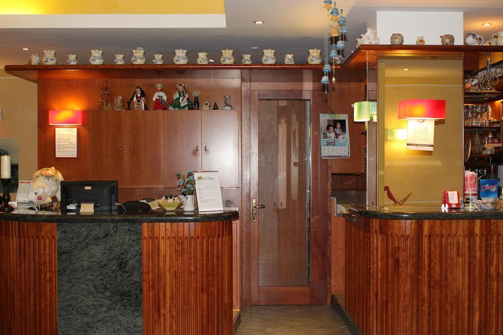Hotel La Fenice Линяно Сабиадоро Екстериор снимка
